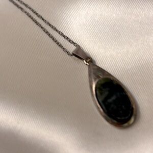 Vintage sterling silver tear drop necklace!!